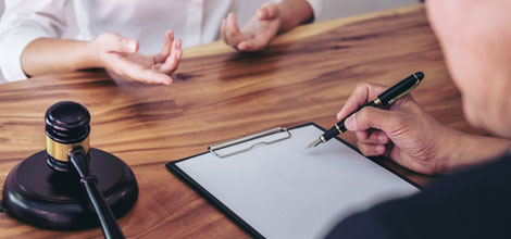 470x220-lawyer-and-client 470x220-lawyer-and-client